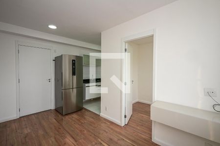 Sala de apartamento para alugar com 2 quartos, 37m² em Paraisópolis, São Paulo