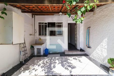 Casa à venda com 50m², 1 quarto e sem vagaQuintal e Área de Serviço