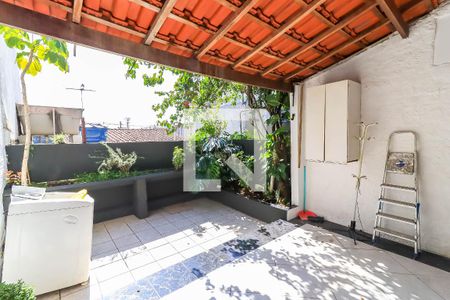 Casa à venda com 50m², 1 quarto e sem vagaQuintal e Área de Serviço