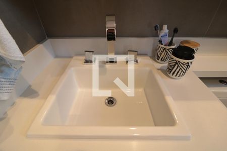 Apartamento à venda com 78m², 2 quartos e 2 vagasBanheiro da Suíte 1- pia