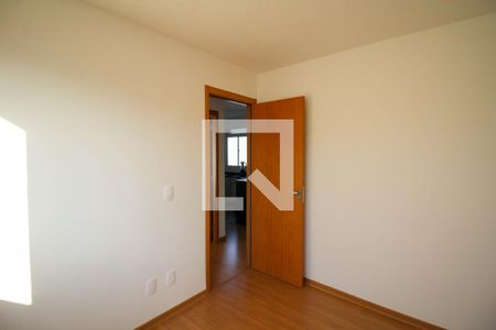 Quarto 2 de apartamento para alugar com 2 quartos, 48m² em Santa Cecília, Viamão