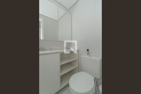 Banheiro da Suíte de apartamento à venda com 2 quartos, 72m² em São João, Porto Alegre
