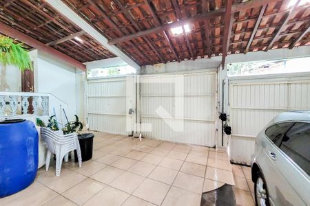 Casa à venda com 340m², 4 quartos e 3 vagasGaragem