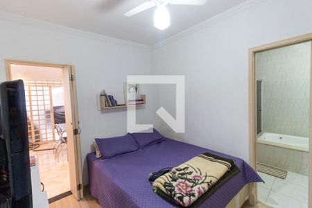 Casa à venda com 81m², 2 quartos e 2 vagasQuarto Suíte