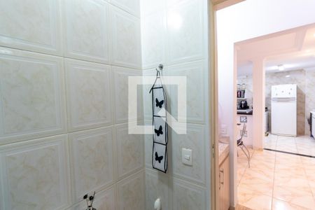 Casa à venda com 81m², 2 quartos e 2 vagasBanheiro