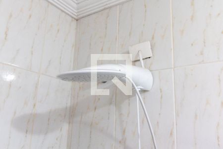 Casa à venda com 81m², 2 quartos e 2 vagasChuveiro