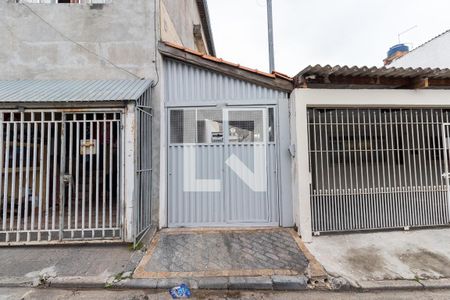 Casa à venda com 81m², 2 quartos e 2 vagasFachada