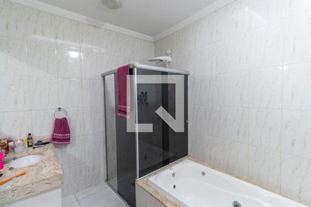 Casa à venda com 81m², 2 quartos e 2 vagasBanheiro da Suíte