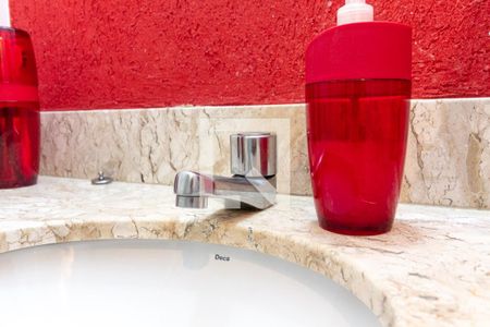 Casa à venda com 81m², 2 quartos e 2 vagasBanheiro - torneira