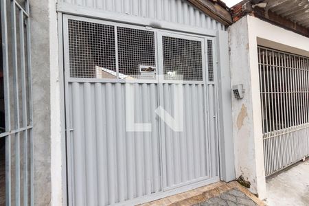 Casa à venda com 81m², 2 quartos e 2 vagasFachada