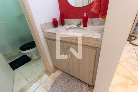 Casa à venda com 81m², 2 quartos e 2 vagasBanheiro