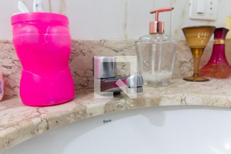 Casa à venda com 81m², 2 quartos e 2 vagasBanheiro - torneira