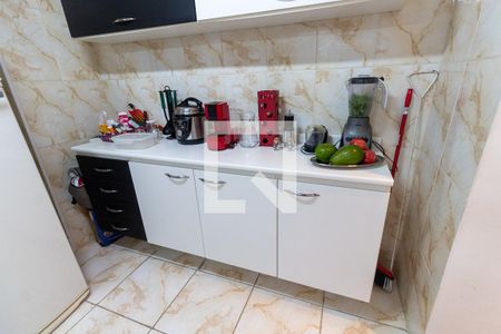 Casa à venda com 81m², 2 quartos e 2 vagasCozinha - Armários