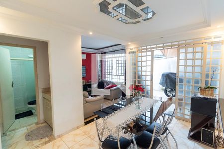 Casa à venda com 81m², 2 quartos e 2 vagasCopa