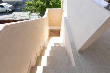 Casa para alugar com 100m², 2 quartos e sem vaga Casa para alugar com 100m², 2 quartos e sem vagaEscada - Entrada