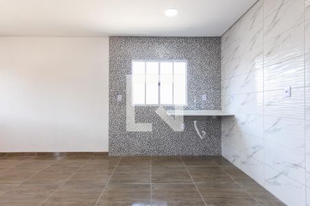 Sala e Cozinha de casa para alugar com 2 quartos, 100m² em Cidade Líder, São Paulo