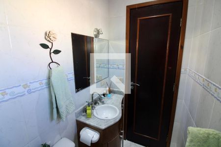 Casa de condomínio à venda com 190m², 3 quartos e 2 vagasBanheiro Social 1