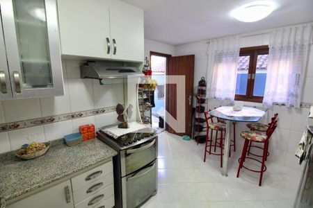 Casa de condomínio à venda com 190m², 3 quartos e 2 vagasCozinha