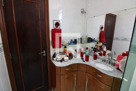 Casa de condomínio à venda com 190m², 3 quartos e 2 vagasBanheiro da Suíte