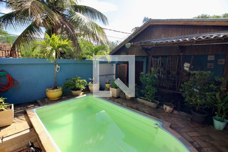 Casa de condomínio à venda com 190m², 3 quartos e 2 vagasPiscina