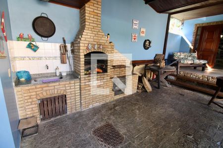 Casa de condomínio à venda com 190m², 3 quartos e 2 vagasChurrasqueira