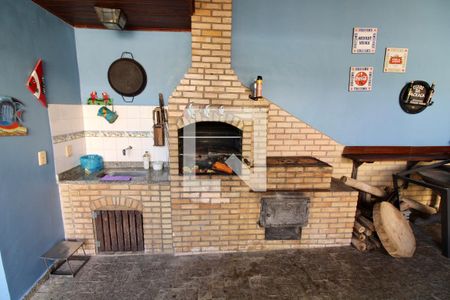 Casa de condomínio à venda com 190m², 3 quartos e 2 vagasChurrasqueira