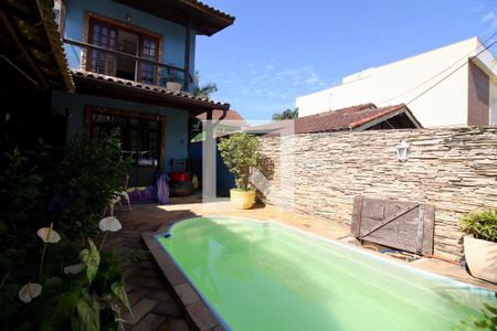 Casa de condomínio à venda com 190m², 3 quartos e 2 vagasPiscina