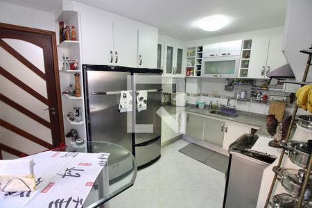 Casa de condomínio à venda com 190m², 3 quartos e 2 vagasCozinha