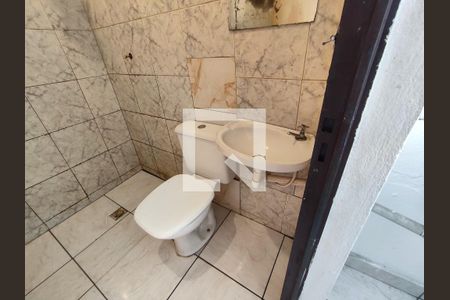 Banheiro  de casa para alugar com 3 quartos, 55m² em Xangri-lá, Contagem