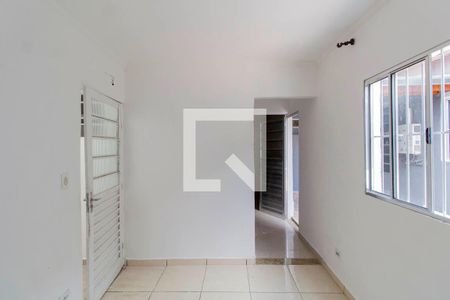 Sala de casa para alugar com 2 quartos, 70m² em Vila Nhocuné, São Paulo