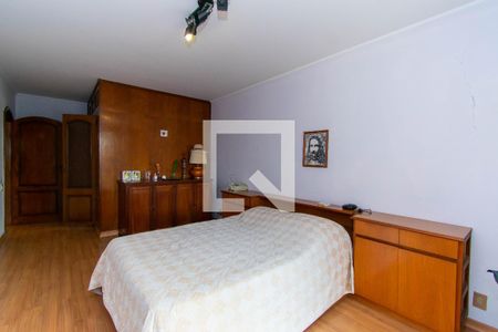 Casa à venda com 420m², 4 quartos e 4 vagasSuíte 1