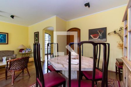 Casa à venda com 420m², 4 quartos e 4 vagasSala