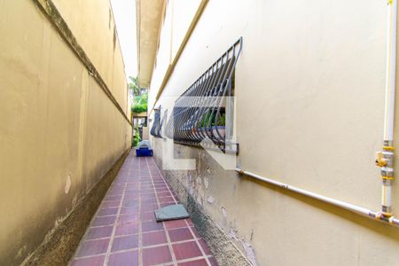 Casa à venda com 420m², 4 quartos e 4 vagasCorredor Externo 2
