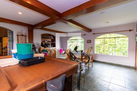 Casa à venda com 420m², 4 quartos e 4 vagasSalão de Jogos