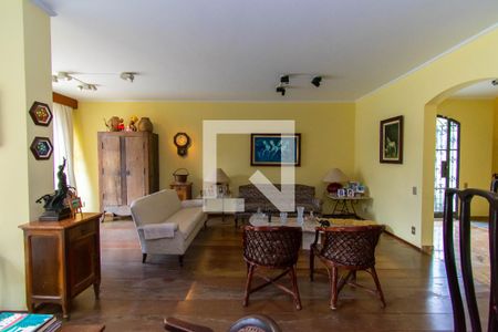 Casa à venda com 420m², 4 quartos e 4 vagasSala