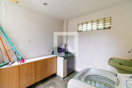 Casa à venda com 420m², 4 quartos e 4 vagasÁrea de Serviço 2