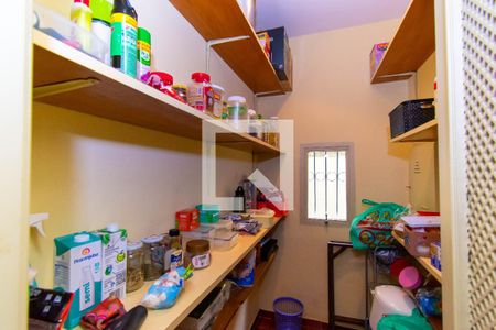 Casa à venda com 420m², 4 quartos e 4 vagasDespensa