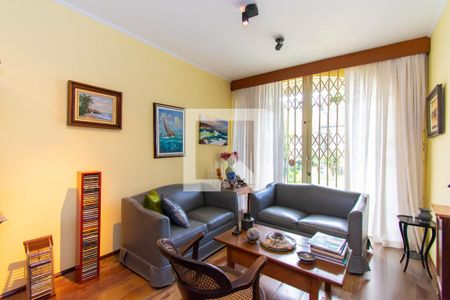 Casa à venda com 420m², 4 quartos e 4 vagasSala