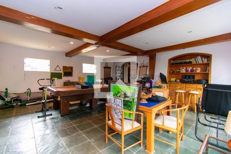 Casa à venda com 420m², 4 quartos e 4 vagasSalão de Jogos