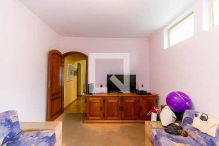 Casa à venda com 420m², 4 quartos e 4 vagasSala de TV