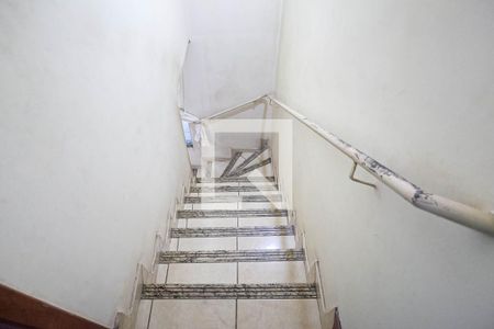 Escada de casa à venda com 3 quartos, 96m² em Santa Amélia, Belo Horizonte