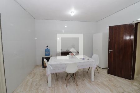 Casa à venda com 168m², 4 quartos e 2 vagas Casa à venda com 168m², 4 quartos e 2 vagasCozinha