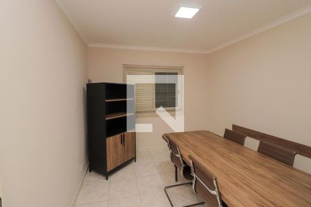 Casa à venda com 168m², 4 quartos e 2 vagas Casa à venda com 168m², 4 quartos e 2 vagasEscritório