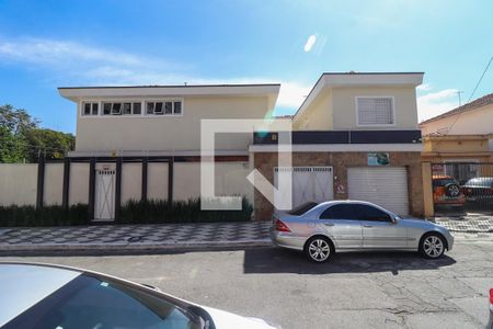 Casa à venda com 168m², 4 quartos e 2 vagas Casa à venda com 168m², 4 quartos e 2 vagasFachada