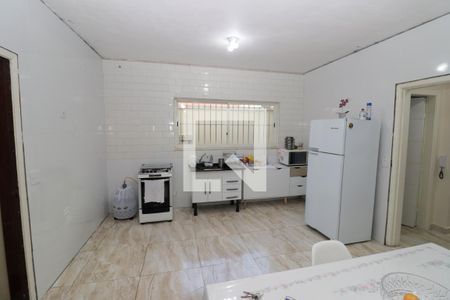 Casa à venda com 168m², 4 quartos e 2 vagas Casa à venda com 168m², 4 quartos e 2 vagasCozinha