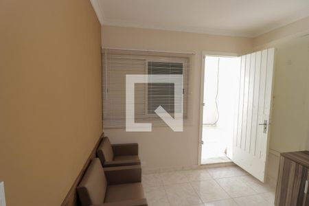 Casa à venda com 168m², 4 quartos e 2 vagas Casa à venda com 168m², 4 quartos e 2 vagasEscritório