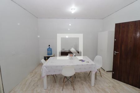 Casa à venda com 168m², 4 quartos e 2 vagas Casa à venda com 168m², 4 quartos e 2 vagasCozinha