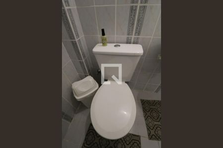 Casa à venda com 112m², 3 quartos e 2 vagas Casa à venda com 112m², 3 quartos e 2 vagasBanheiro de Serviço