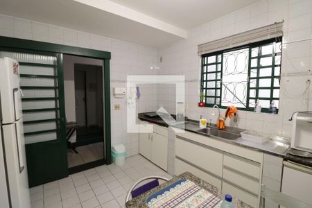 Casa à venda com 112m², 3 quartos e 2 vagas Casa à venda com 112m², 3 quartos e 2 vagasCozinha