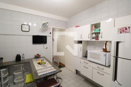 Casa à venda com 112m², 3 quartos e 2 vagas Casa à venda com 112m², 3 quartos e 2 vagasCozinha
